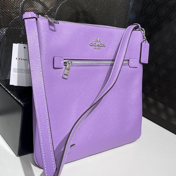 COACH ROWAN FILE BAG (COACH C1556)
SILVER/IRIS
NWT - Picture 16 of 16